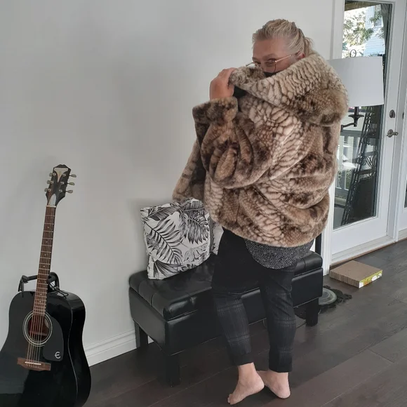 Winter jacket - Picture 3 of 10